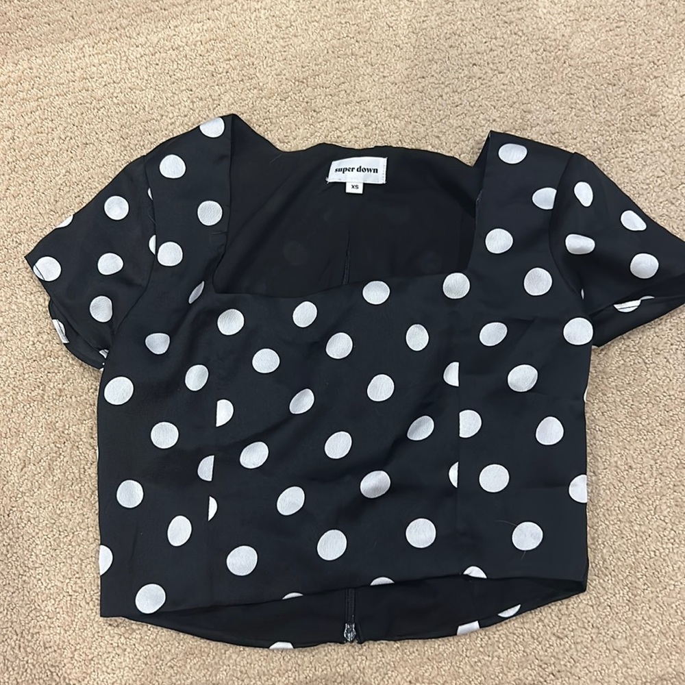 Super down polka dot cropped short sleeve